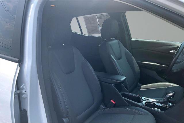 Used 2023 Buick Encore GX Select w/ Sport Touring Package FWD image 7