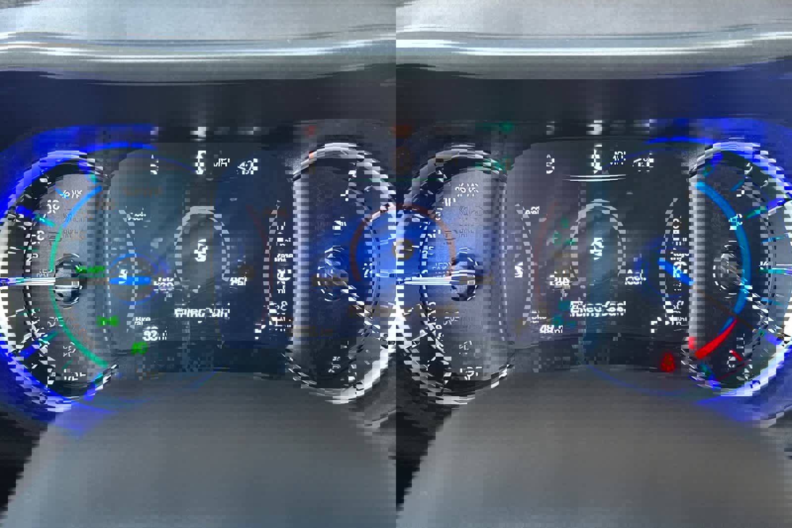 Used 2025 Chrysler Pacifica Select w/ Uconnect Theater Family Group image 27