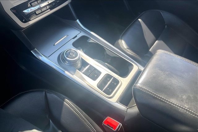 Certified 2022 Ford Explorer XLT w/ Equipment Group 202A image 15