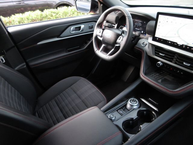 Certified 2025 Ford Explorer ST-Line w/ Premium Package image 20