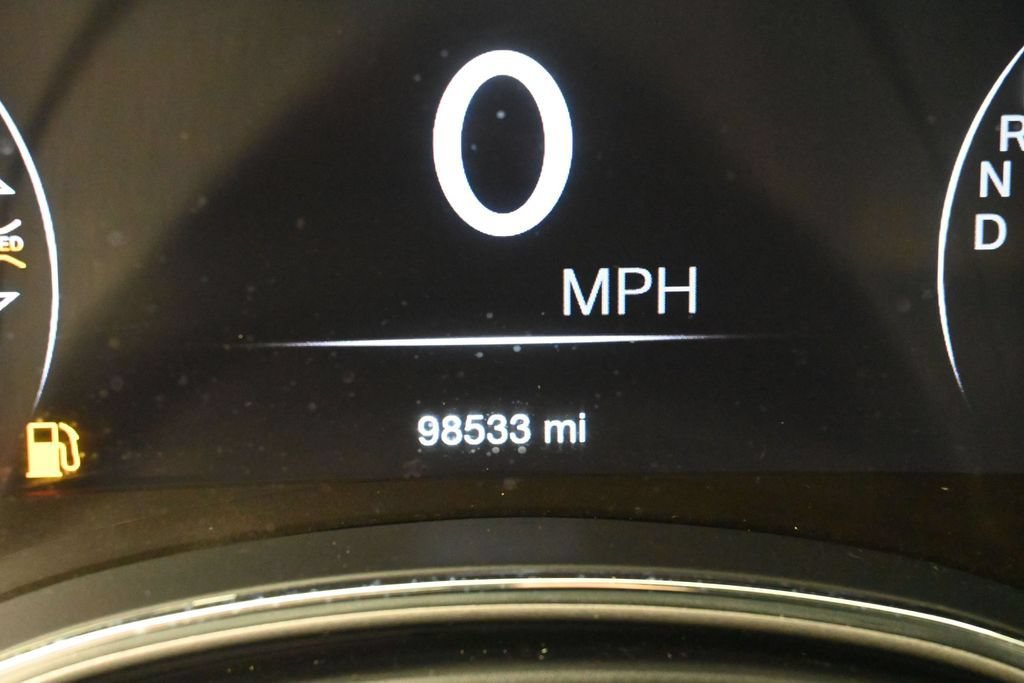 Used 2019 Jeep Grand Cherokee Altitude RWD image 2