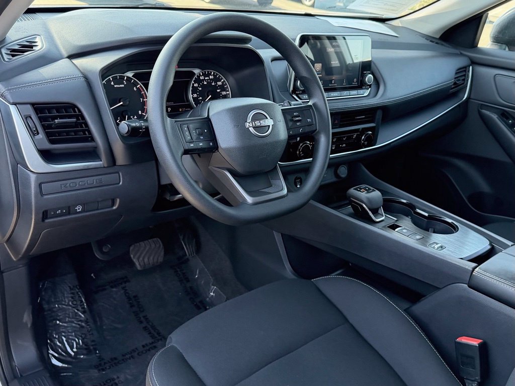 Used 2025 Nissan Rogue S FWD image 26