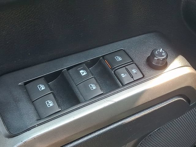 Used 2019 Toyota Tacoma SR5 AWD/4WD image 24
