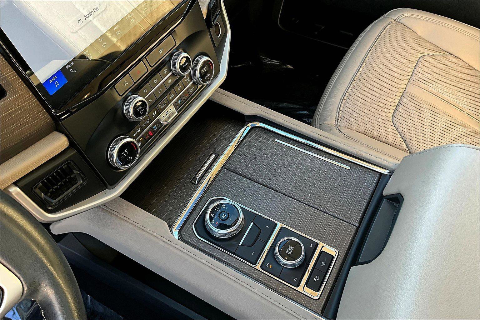 Certified 2024 Ford Expedition Limited image 12