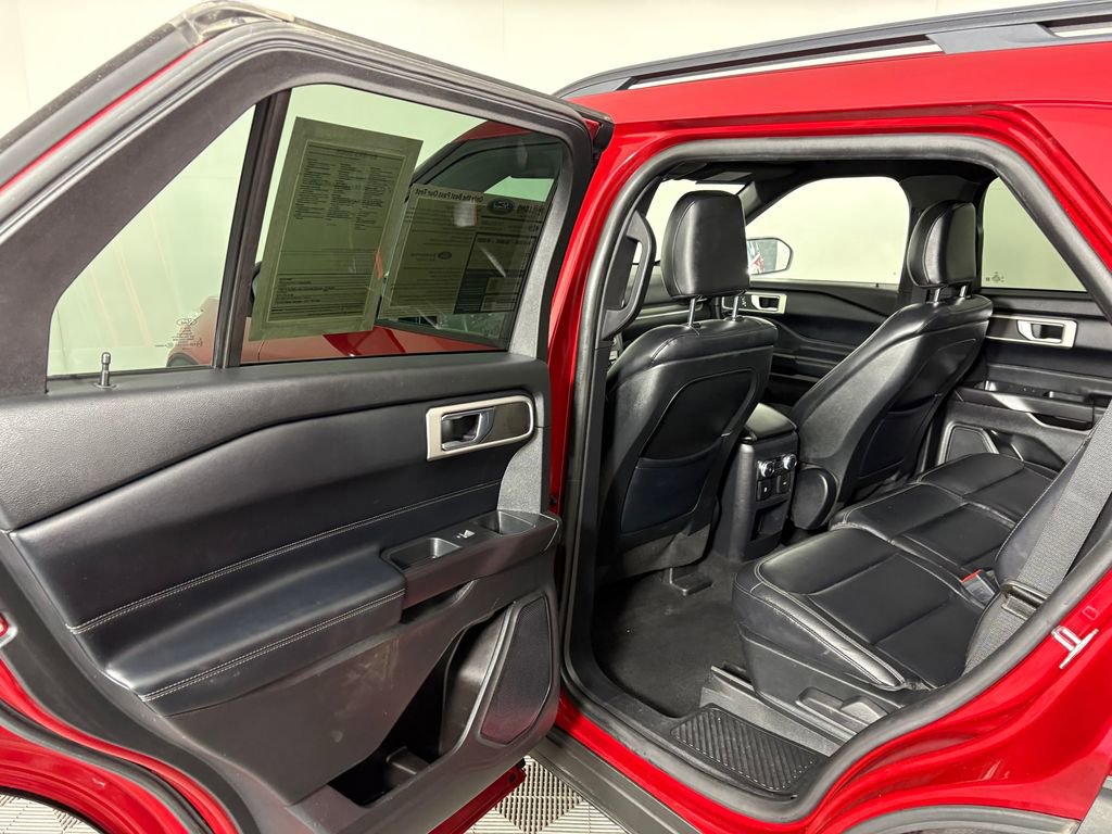 Certified 2020 Ford Explorer XLT w/ Equipment Group 202A AWD/4WD image 28