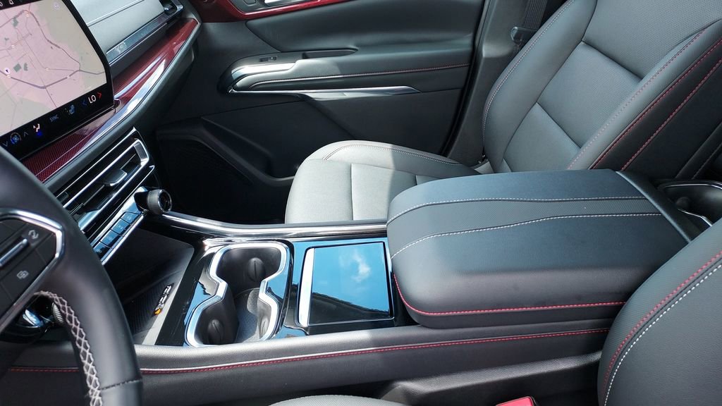 Used 2025 Chevrolet Traverse Z71 w/ Driver Confidence Package image 17