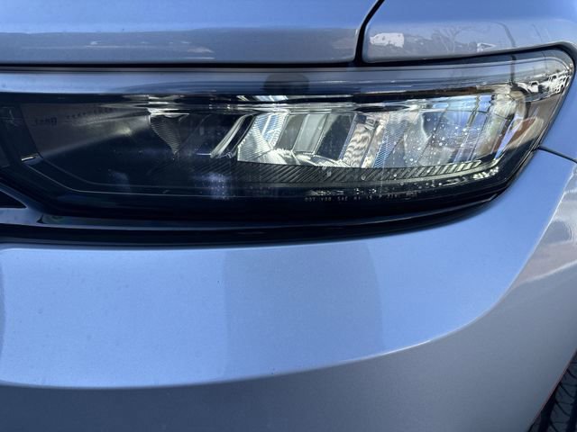 Used 2023 Jeep Grand Cherokee Limited w/ Luxury Tech Group II image 9