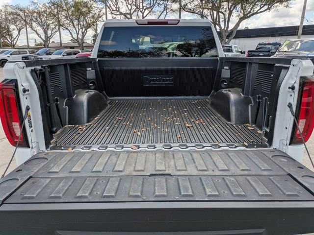Used 2025 GMC Sierra 1500 SLT image 13