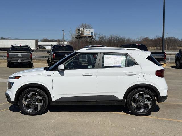 Used 2025 Hyundai Venue SEL image 5