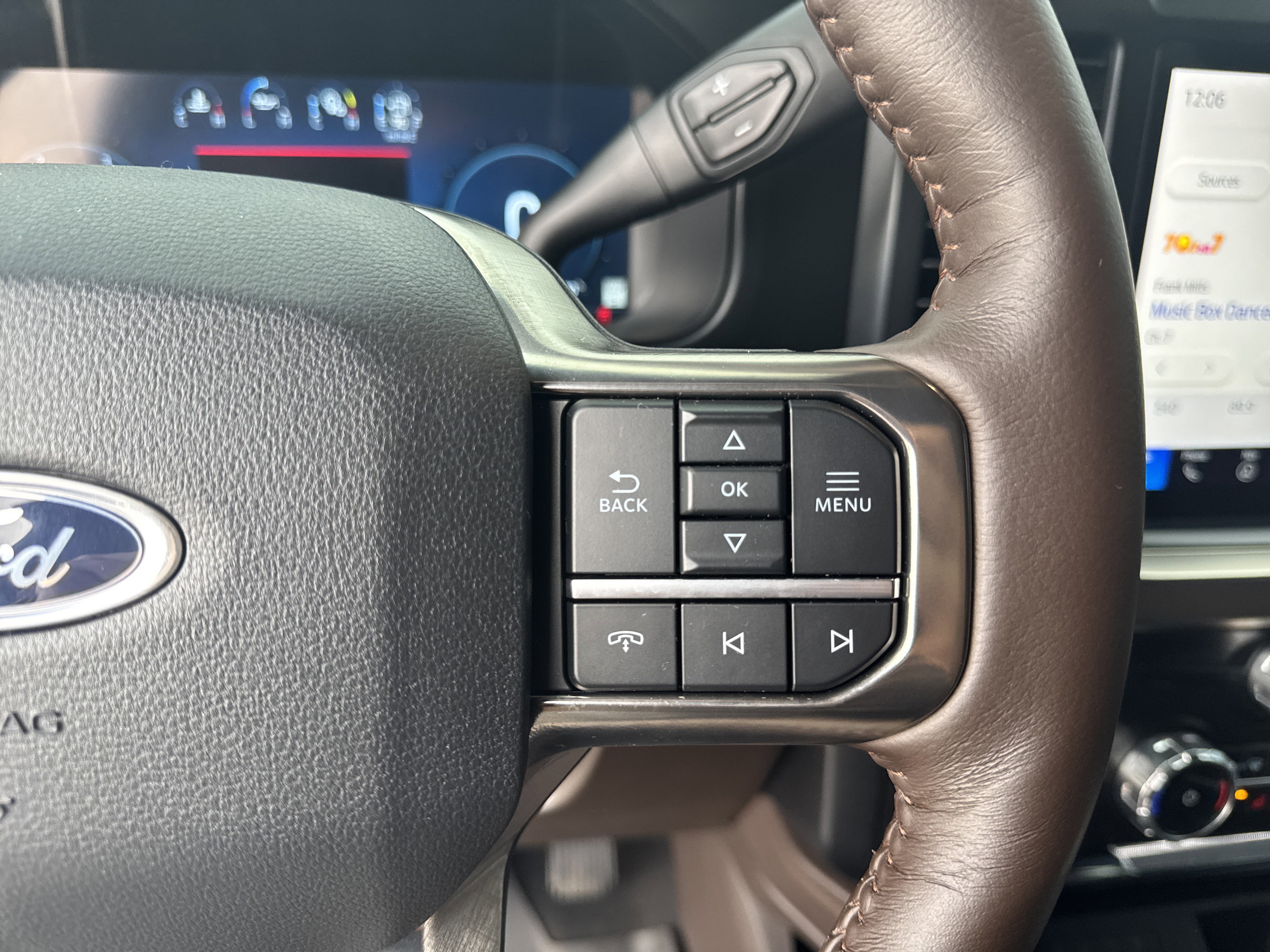 Certified 2025 Ford F250 King Ranch w/ FX4 Off-Road Package image 23