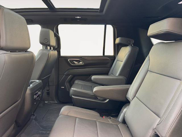 Used 2024 Chevrolet Suburban Z71 w/ Luxury Package AWD/4WD image 13