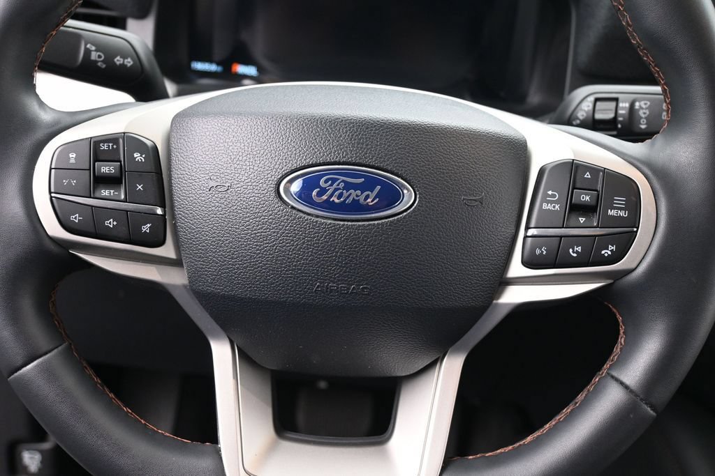 Certified 2025 Ford Explorer Active AWD/4WD image 14