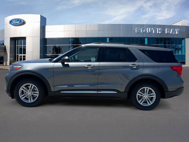 Certified 2023 Ford Explorer XLT w/ Equipment Group 202A RWD image 2