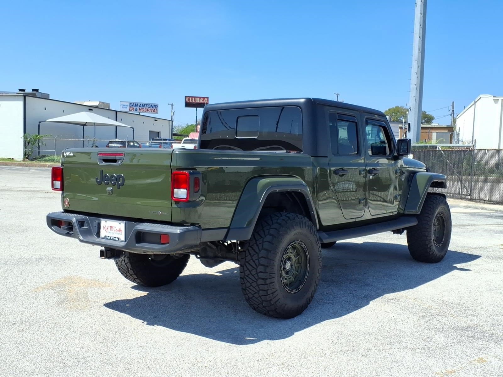 Used 2023 Jeep Gladiator Sport AWD/4WD image 6