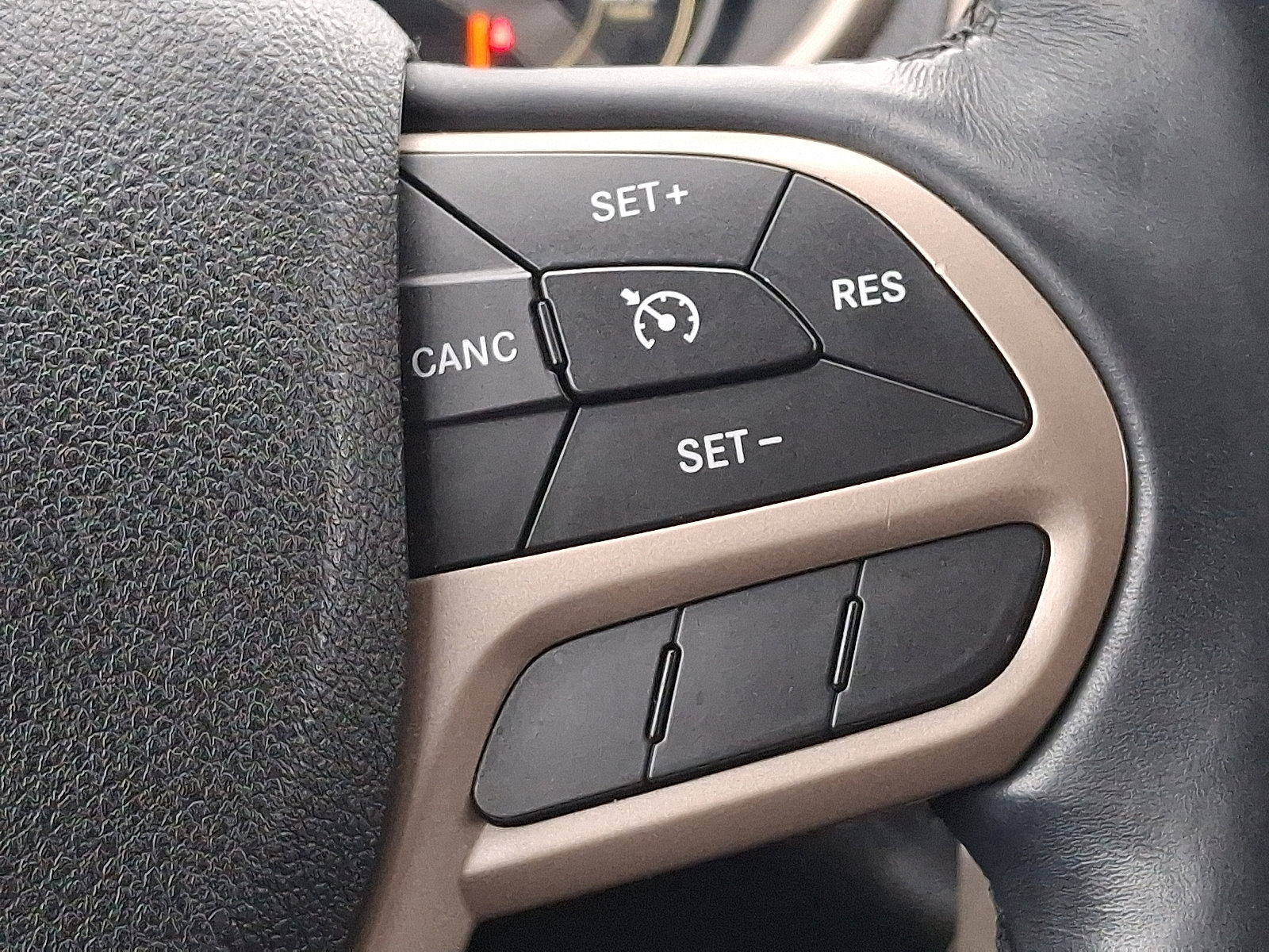 Used 2017 Jeep Cherokee Latitude w/ Cold Weather Group image 21