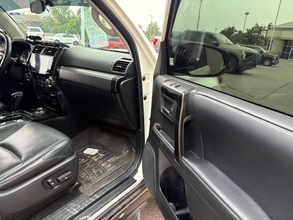 Used 2019 Toyota 4Runner Limited AWD/4WD image 30
