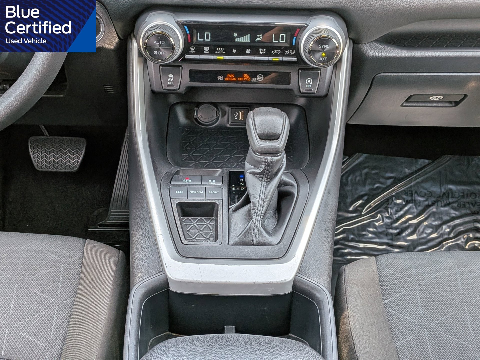 Used 2025 Toyota RAV4 XLE FWD image 21