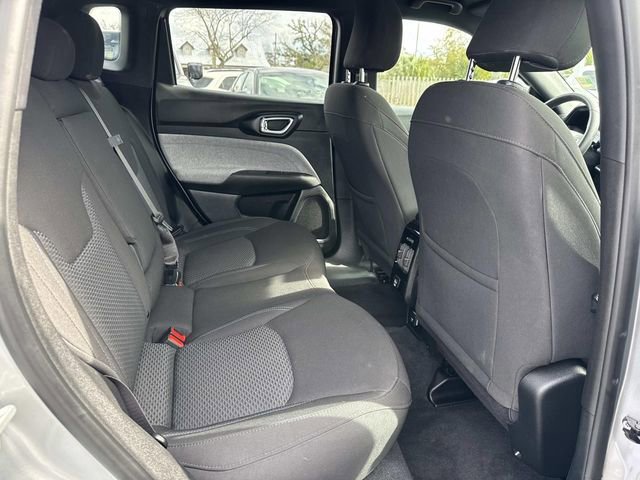 Used 2023 Jeep Compass Sport image 9