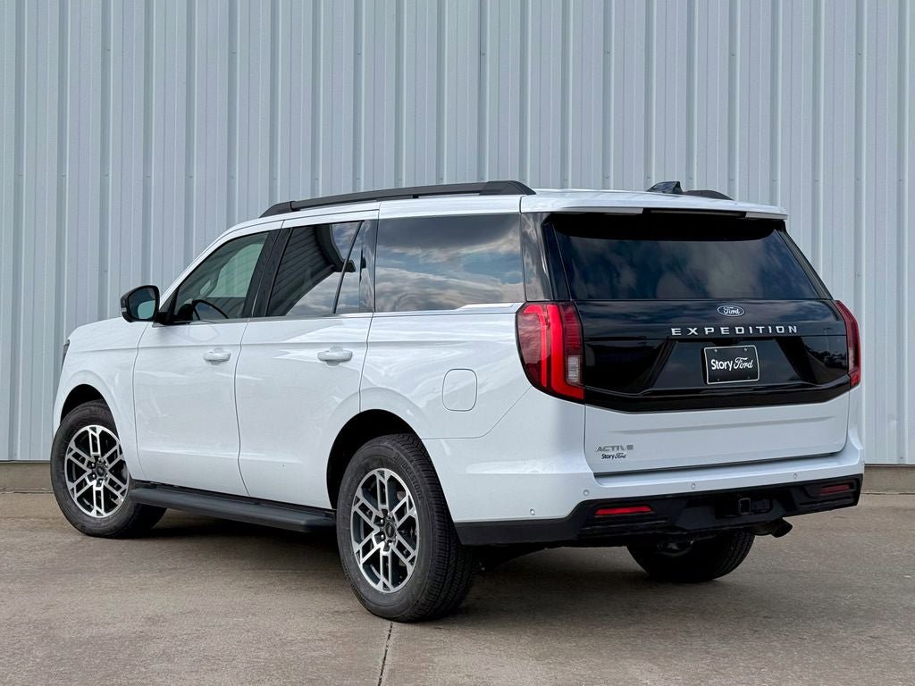Certified 2025 Ford Expedition Active AWD/4WD image 4