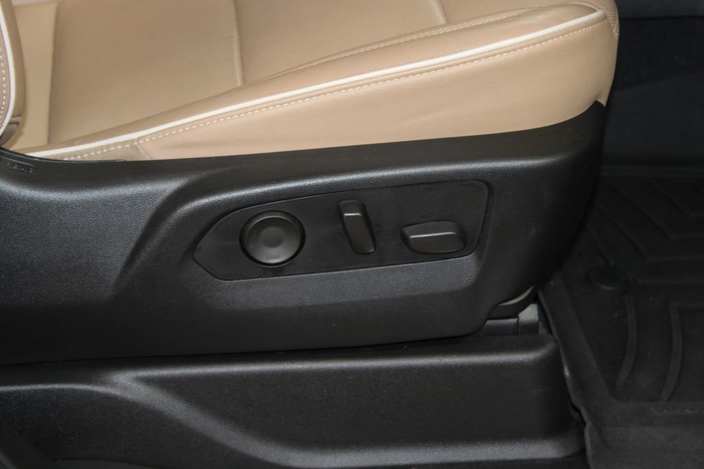 Used 2021 Chevrolet Tahoe Premier w/ Premium Package AWD/4WD image 28