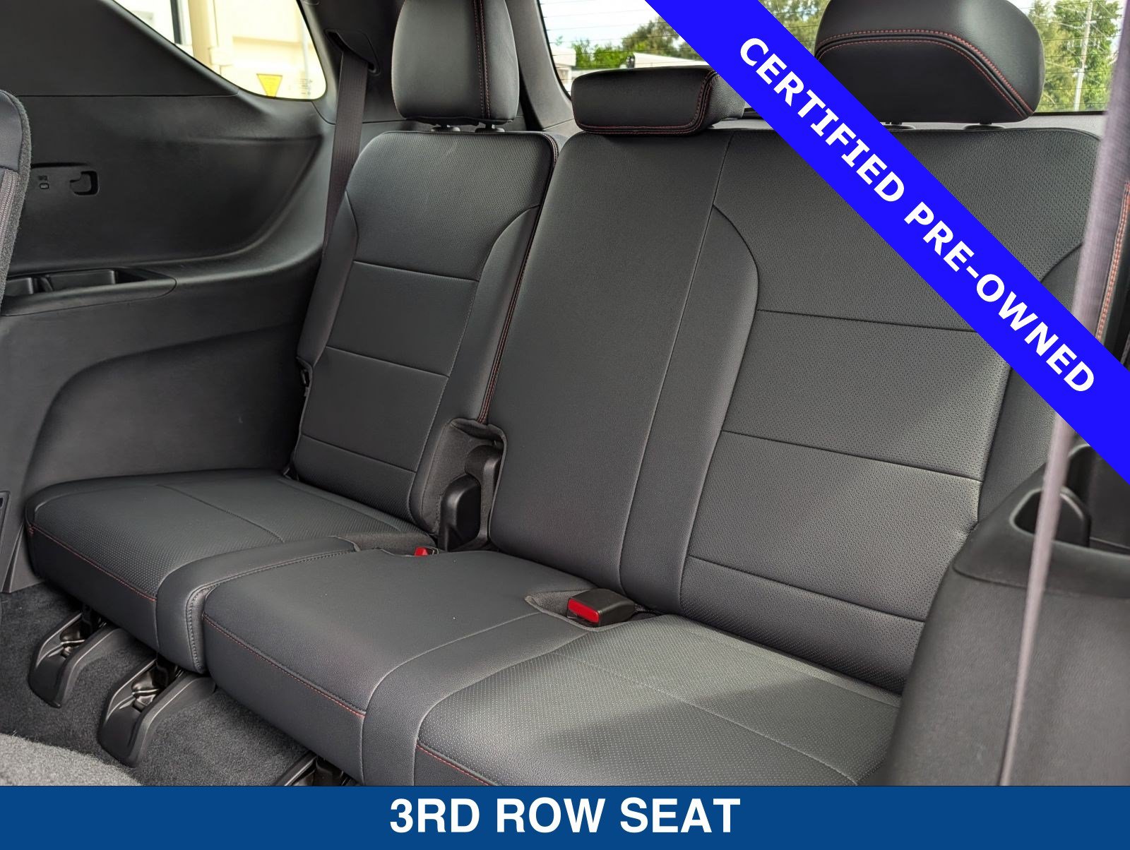 Used 2024 Chevrolet Traverse RS FWD image 17
