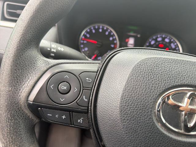 Used 2020 Toyota RAV4 LE w/ All Weather Liner Package AWD/4WD image 17