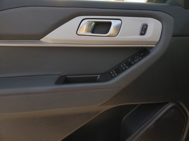 Certified 2025 Ford Explorer Active w/ Active Comfort Package image 7