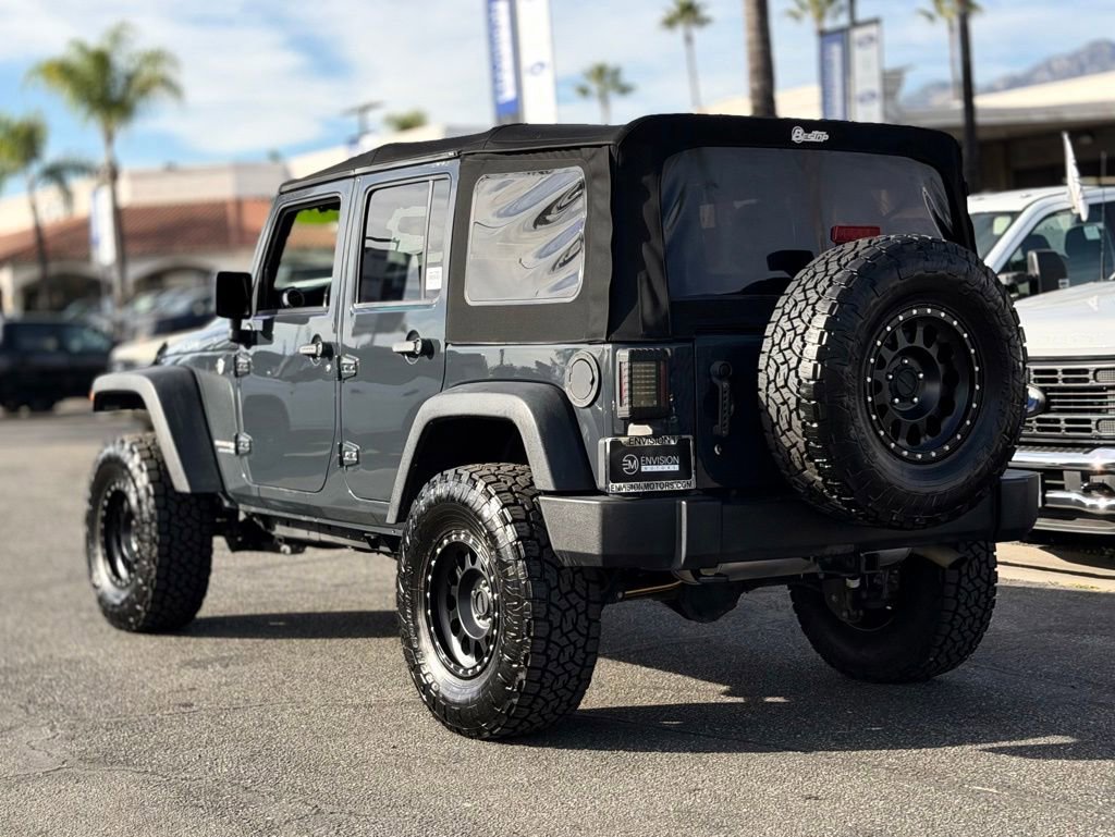 Used 2018 Jeep Wrangler Unlimited Rubicon w/ Connectivity Group image 8