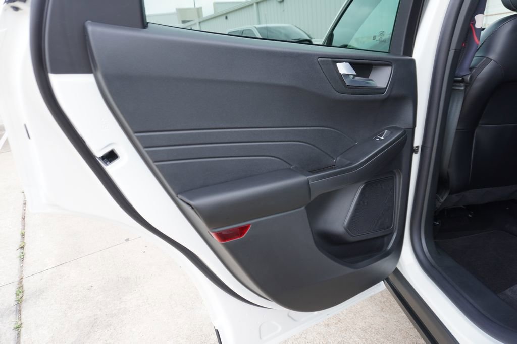 Certified 2025 Ford Escape ST-Line w/ Tech Pack #1 FWD image 17