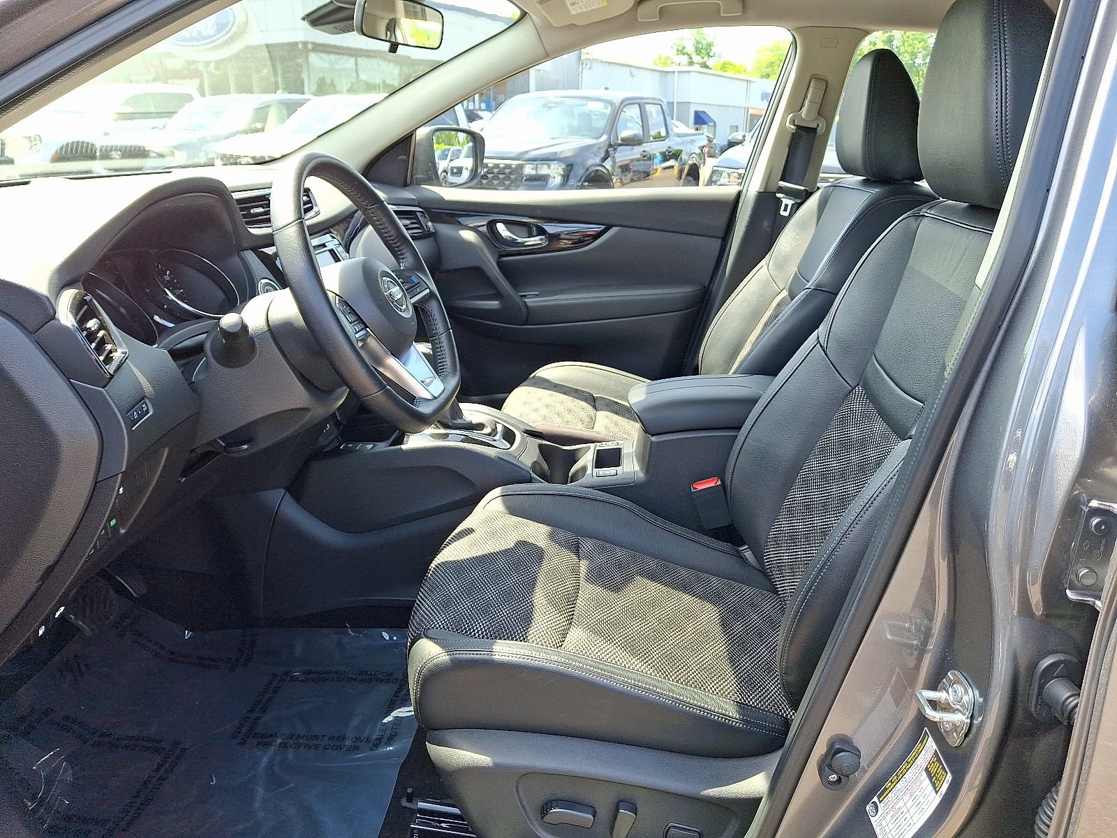 Used 2022 Nissan Rogue Sport SV w/ Technology Package AWD/4WD image 13