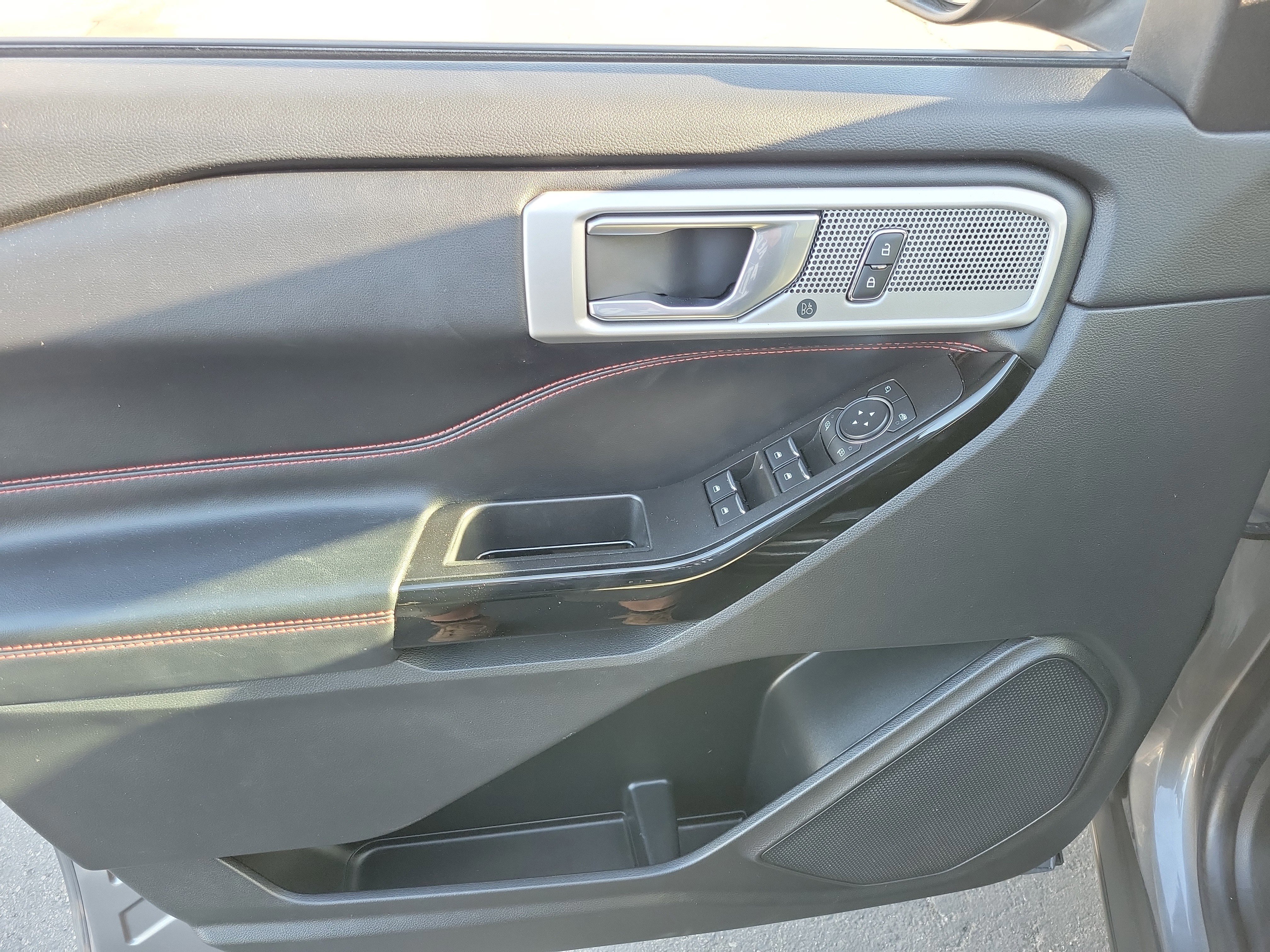 Certified 2022 Ford Explorer ST-Line w/ Class IV Trailer Tow Package image 13