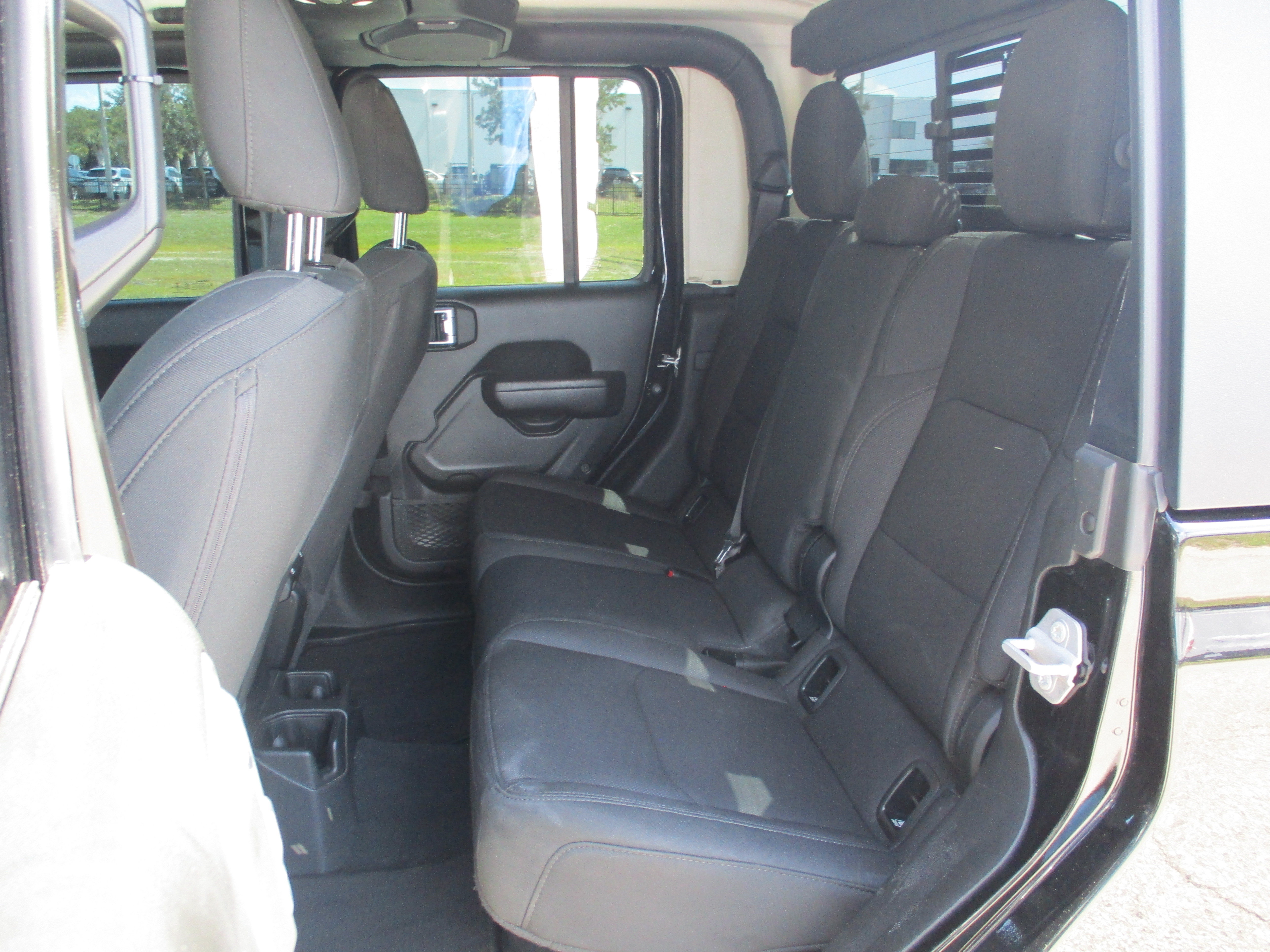 Used 2022 Jeep Gladiator Sport AWD/4WD image 11