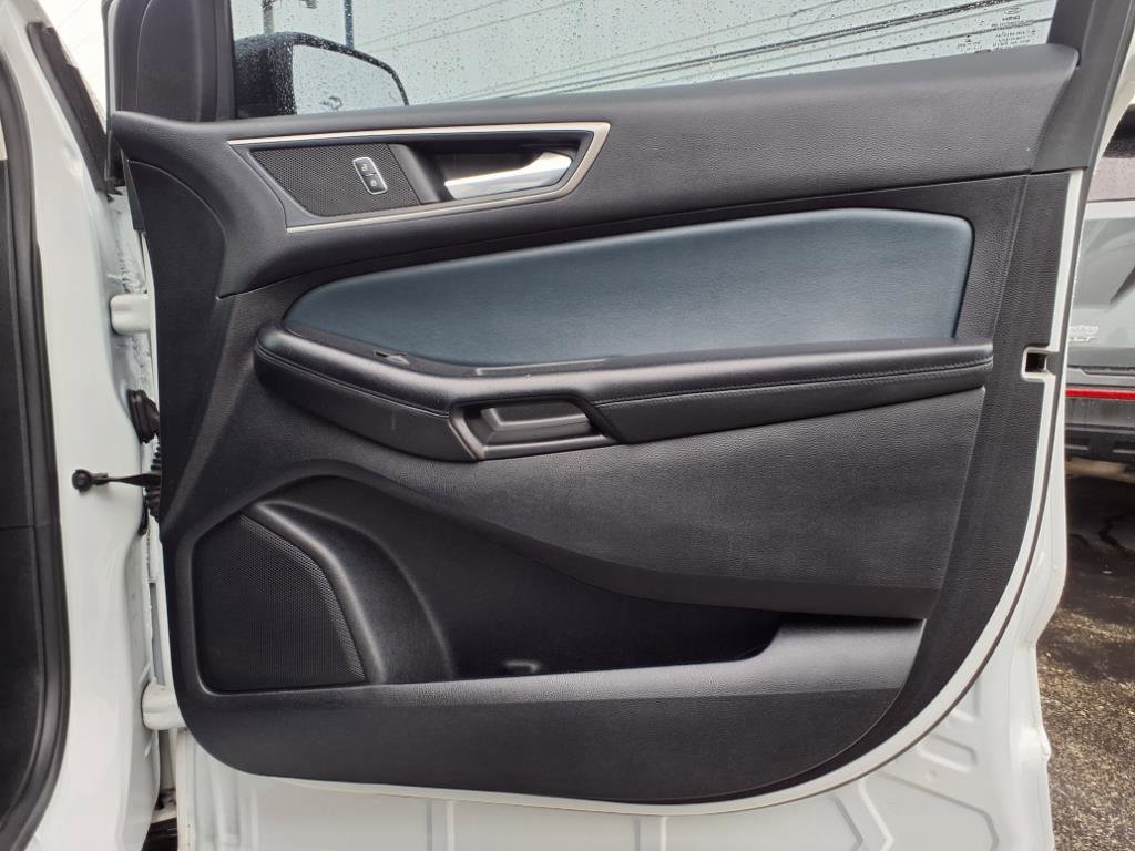 Certified 2022 Ford Edge SEL w/ Sport Appearance Package image 11