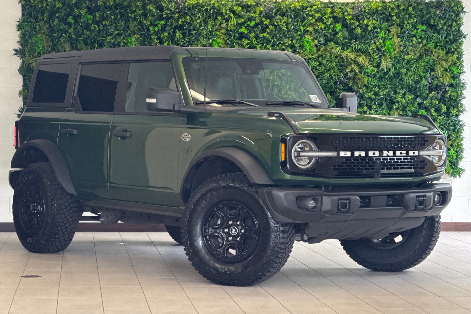 Certified 2023 Ford Bronco Wildtrak AWD/4WD image 2