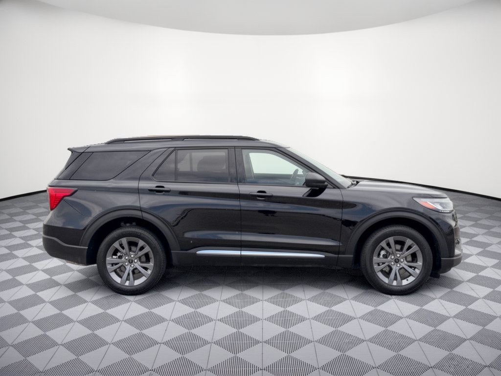 Certified 2025 Ford Explorer Active w/ Active Comfort Package AWD/4WD image 8