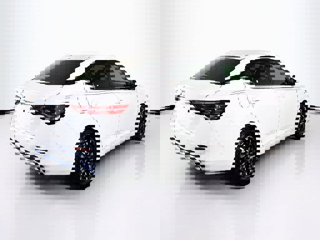 Used 2025 Nissan Sentra SV image 5