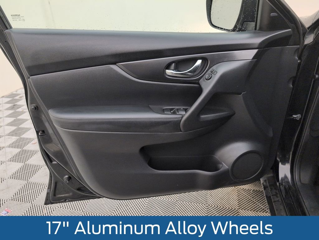Used 2018 Nissan Rogue SV FWD image 30