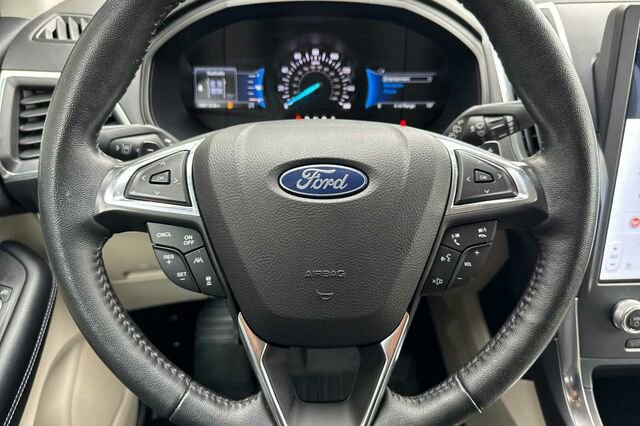 Certified 2022 Ford Edge Titanium w/ Equipment Group 301A image 21