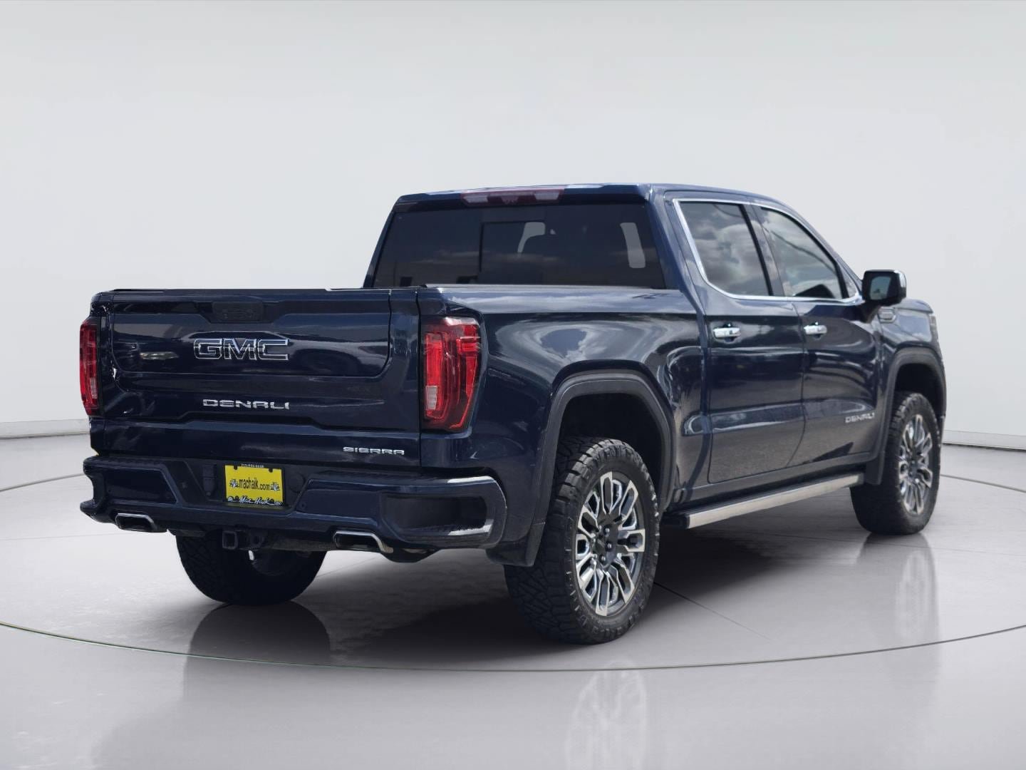 Used 2023 GMC Sierra 1500 Denali Ultimate AWD/4WD image 6