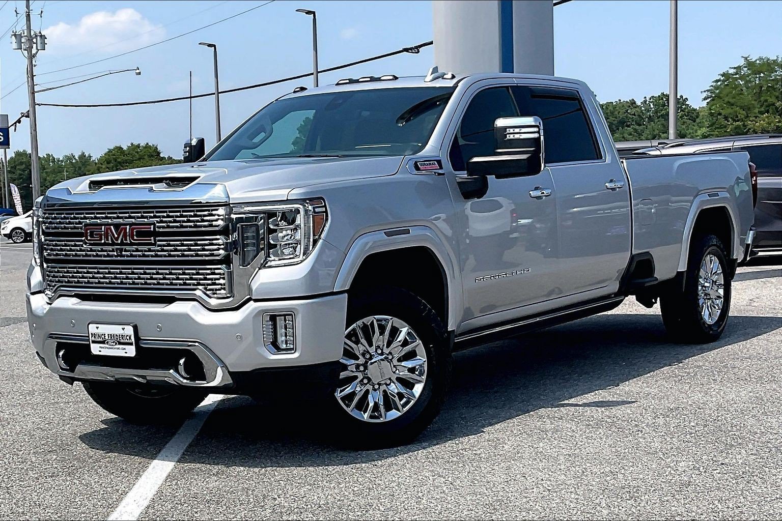 Used 2021 GMC Sierra 3500 Denali w/ Denali Ultimate Package AWD/4WD image 3