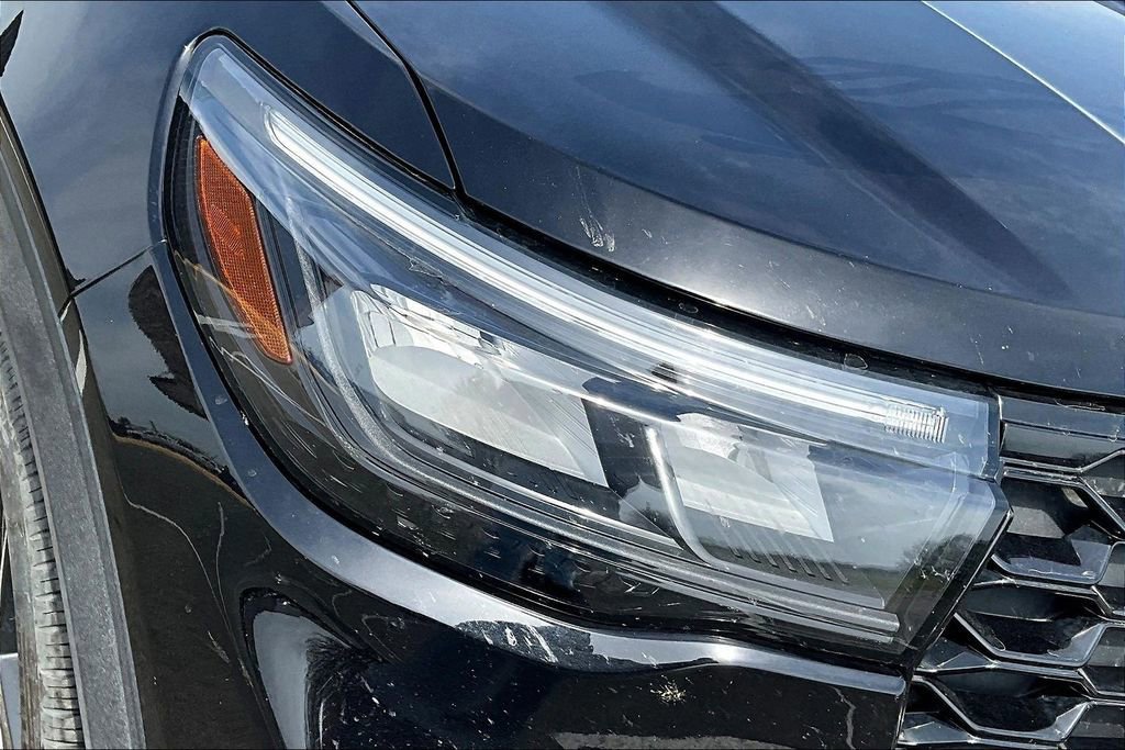 Certified 2025 Ford Explorer ST-Line w/ ST-Line Street Pack image 23