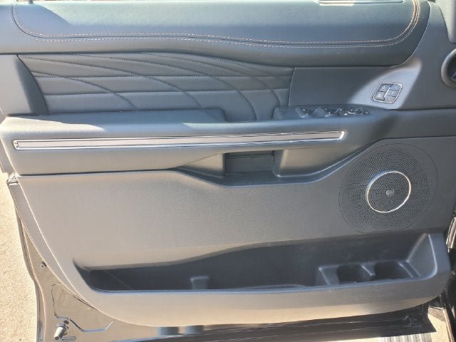 Certified 2024 Ford Expedition Platinum AWD/4WD image 7