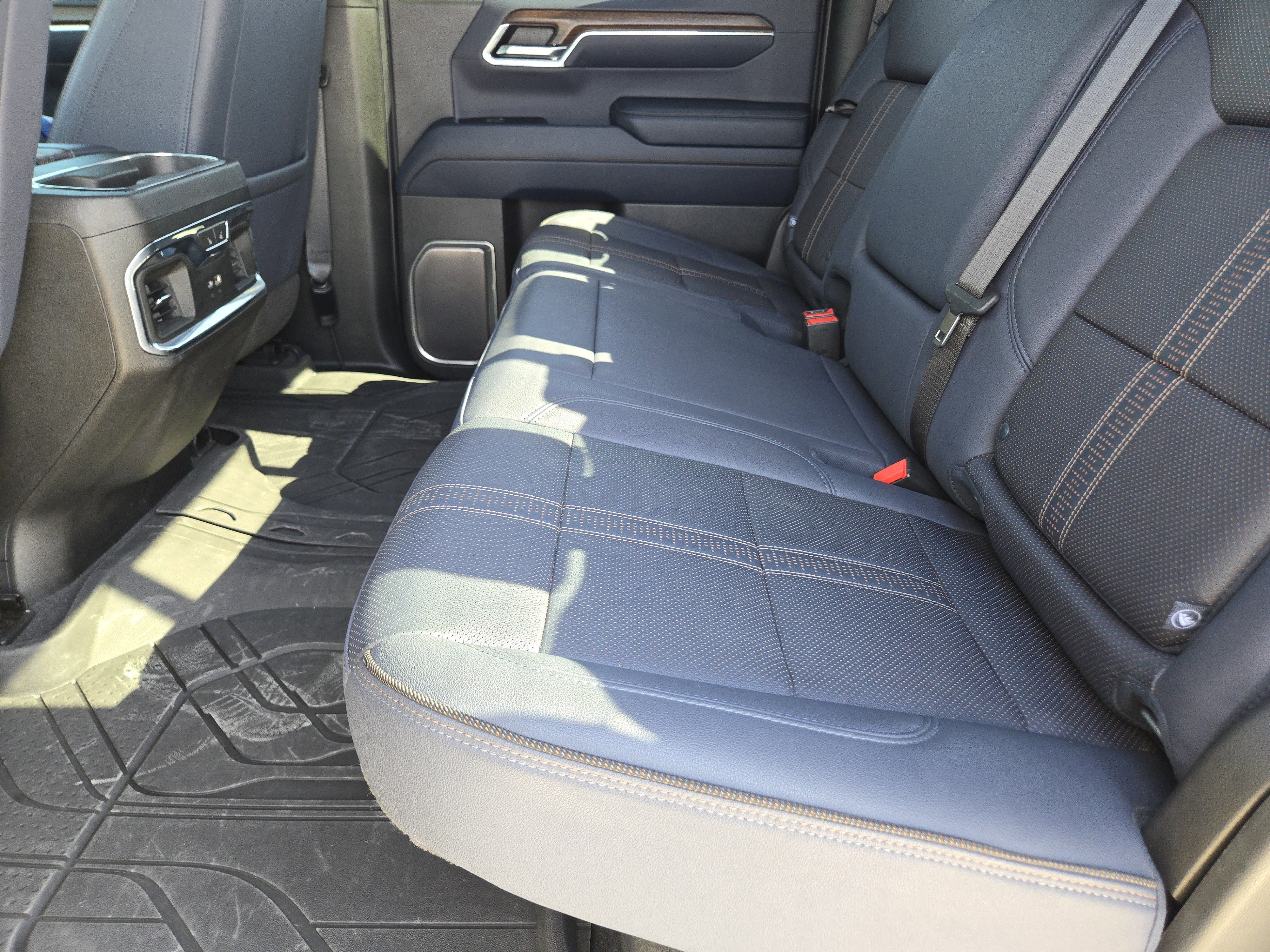 Used 2023 Chevrolet Silverado 1500 High Country w/ Z71 Off-Road Package image 28