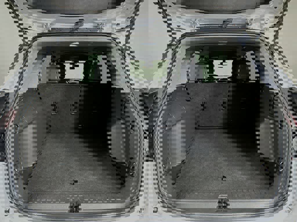 Used 2024 GMC Terrain SLT image 21