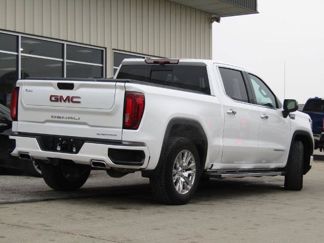 Used 2023 GMC Sierra 1500 Denali w/ Technology Package AWD/4WD image 3