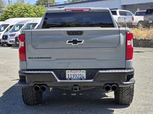 Used 2025 Chevrolet Silverado 1500 Custom Trail Boss w/ LPO, Dark Essentials Package AWD/4WD image 5