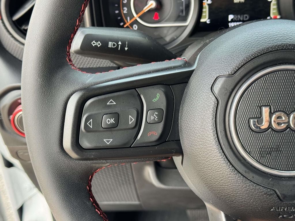Used 2024 Jeep Wrangler Unlimited Rubicon AWD/4WD image 12