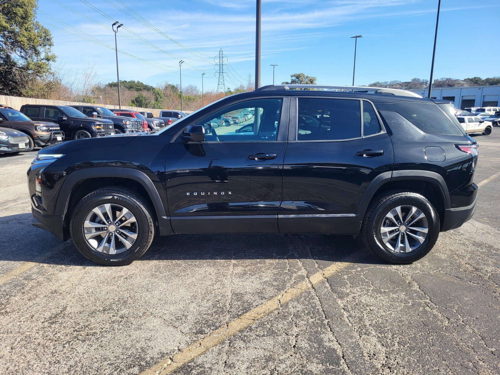 Used 2025 Chevrolet Equinox LT w/ Convenience Package II image 6