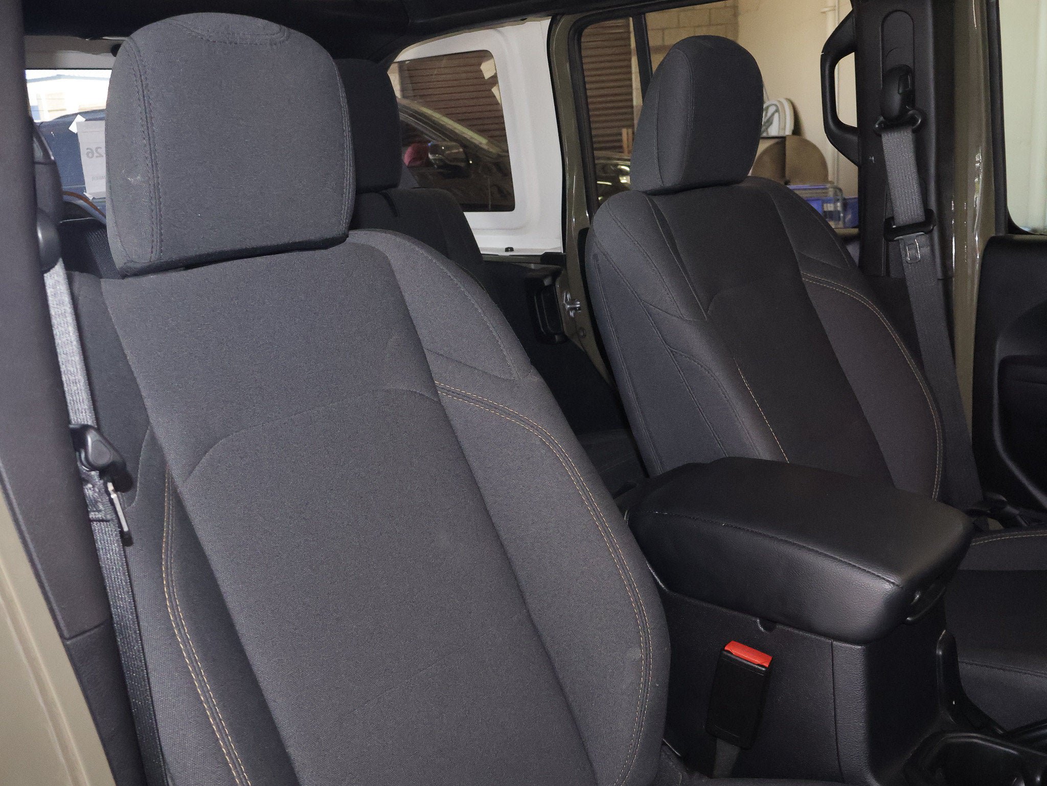 Used 2025 Jeep Wrangler Unlimited Sport AWD/4WD image 39