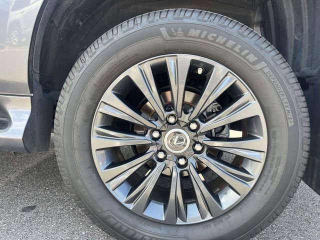 Used 2023 Lexus GX 460 Premium w/ Accessory Package AWD/4WD image 11